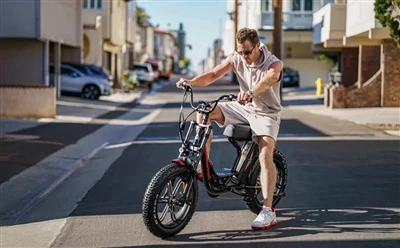 Apakah Normal Jika Baterai E-bike Saya Menjadi Panas Saat Mengisi Daya?